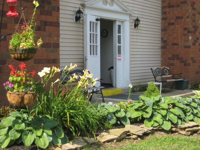 Photo - Colonial Estates