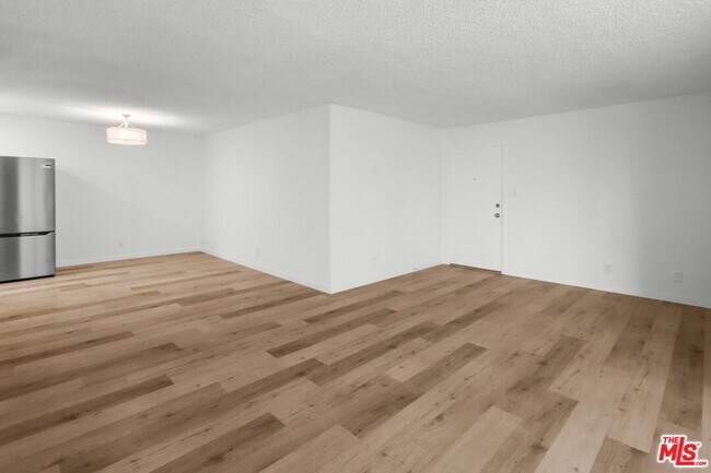 Photo - 1114 12th St Unidad 103