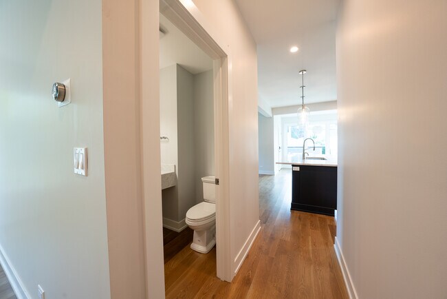 1901 W Berwyn Ave Unit 1