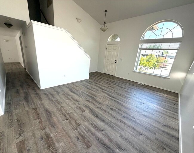 Photo - Large 4 bedroom 2.5 bathroom in Arlington