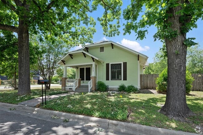 Building Photo - 1510 Forest St Rental