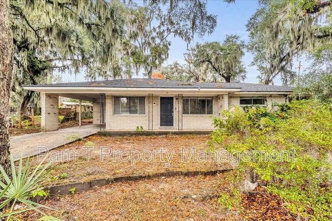 Building Photo - 15 Vineyard Dr