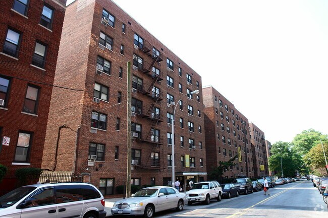 Photo - 14330 Roosevelt Ave