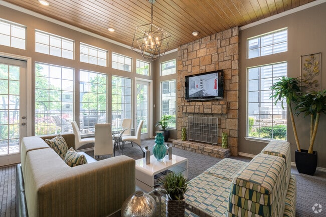 Clubhouse with Wifi
