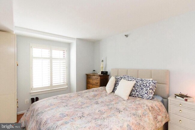 Photo - 2400 Clarendon Blvd Unidad 906