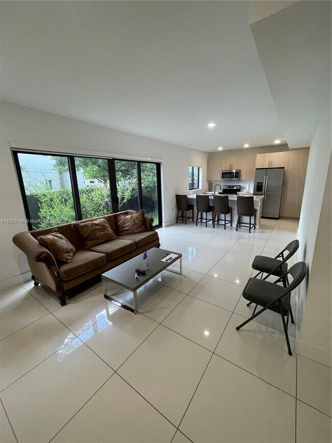 Photo - 254 NW 11th Ct