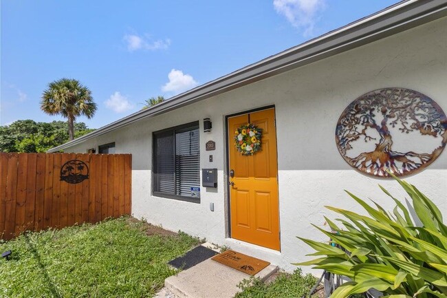 Photo - 2013 Wilkins Ave Townhome