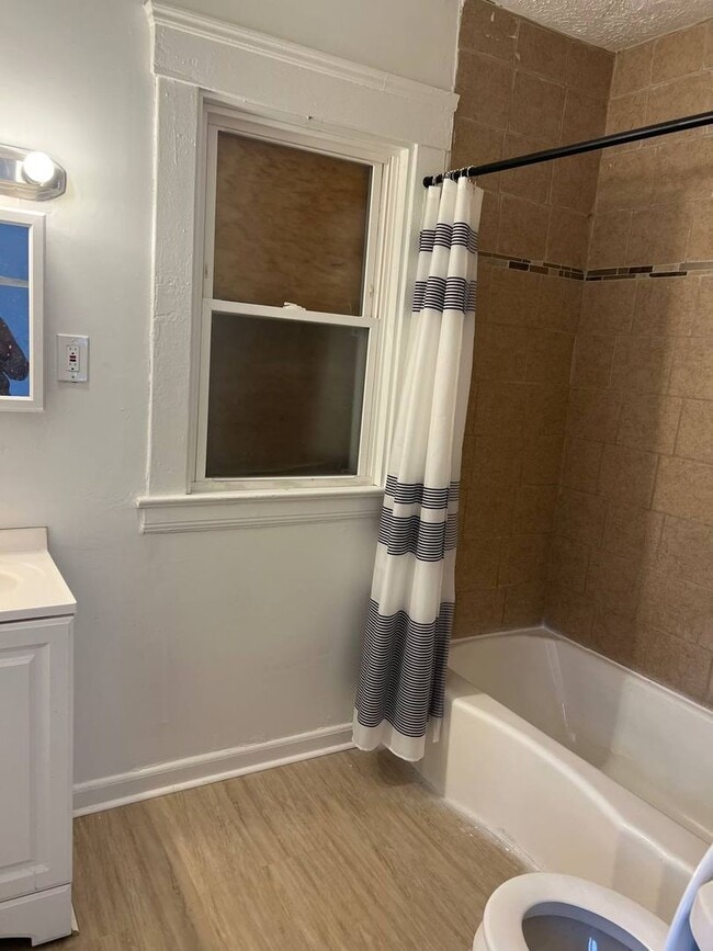 Photo - 853 E 155th St