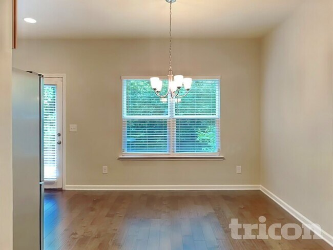Photo - 131 Hickory Station Ln