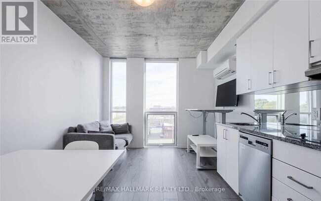 Photo - 1900 Simcoe St N Unit 436