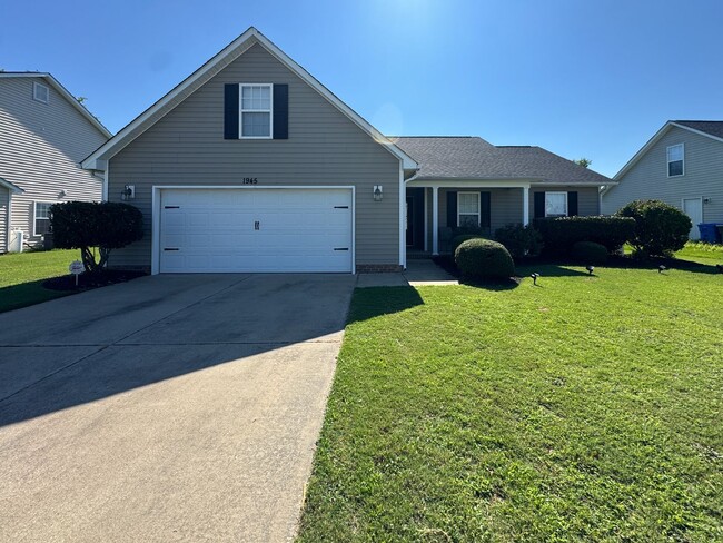 Building Photo - Beautiful 4 Bed 2 Bath Home in Fayetteville