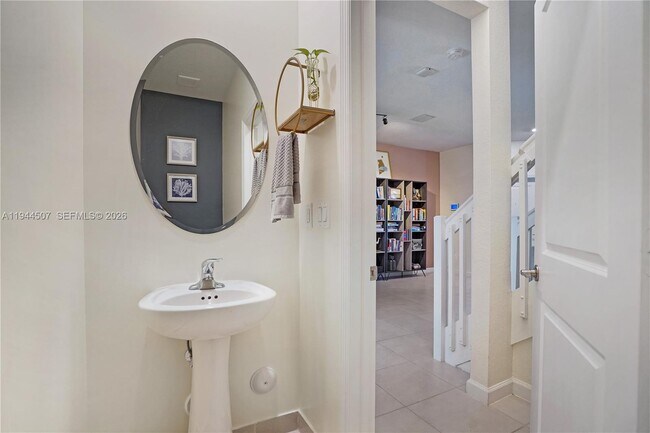 Photo - 20648 NE 7th Pl