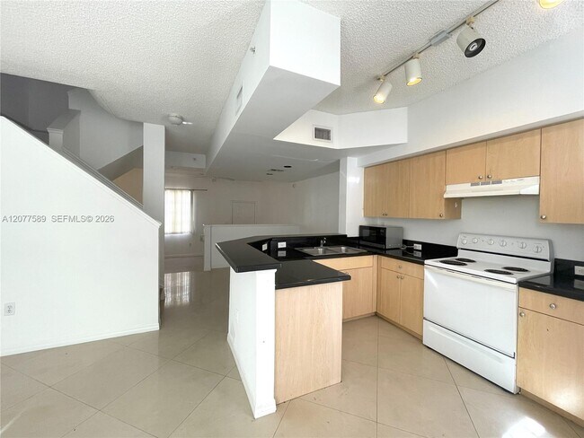 Photo - 2831 NE 185th St
