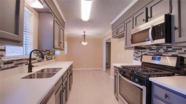 Photo - 1609 Castlewood Ct