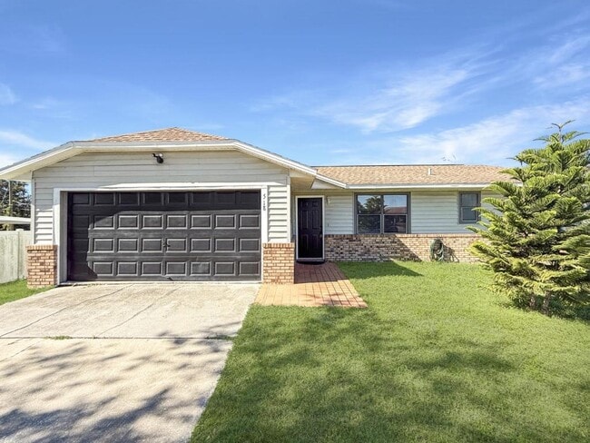 Building Photo - 518 Providence Blvd