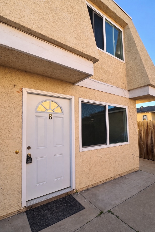 Building Photo - ZZ717 PLCMT Unit B