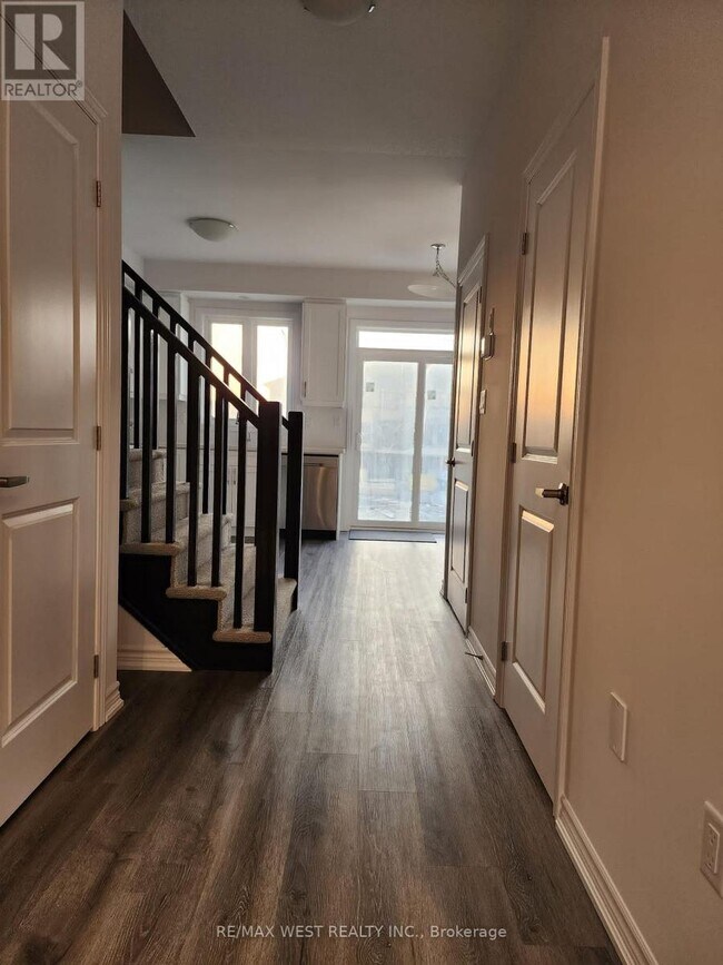 Photo - 461 Blackburn Dr