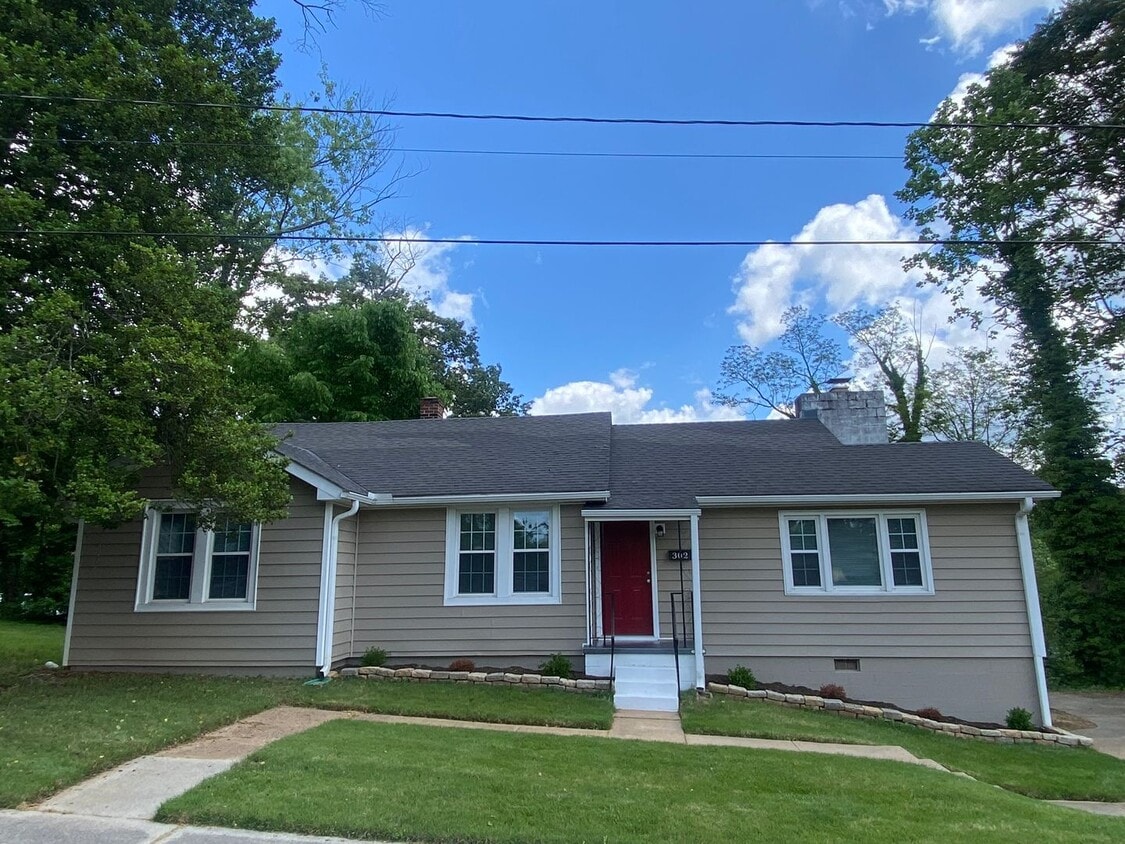 Fifeville/UVA Medical Center Area - 4BR/2BA - Fifeville/UVA Medical Center Area - 4BR/2BA