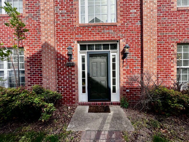 Photo - Spacious Home with Open Floor Plan and Community Parks in Golf Course Neighborhood