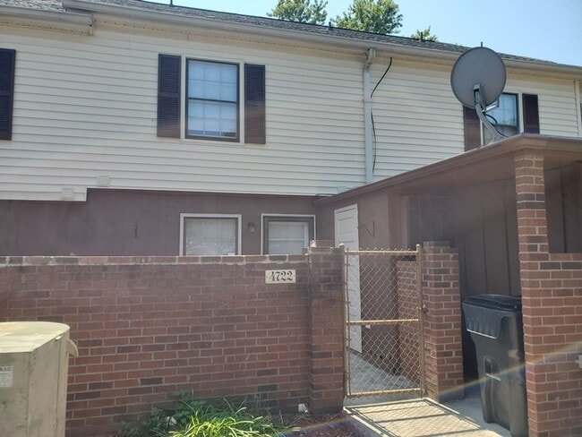 Photo - 2 Bedroom, 1.5 Baths Townhome in Candlewood Community.