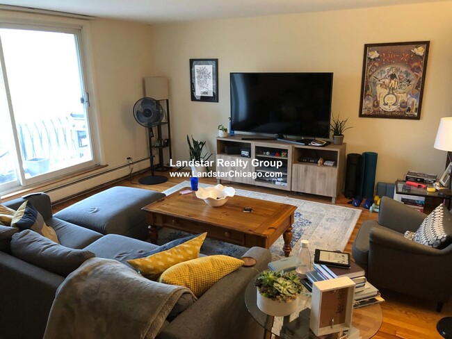 Photo - 1327 Chicago Ave Unit 404