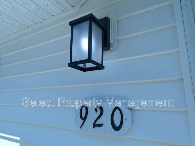 Photo - 920 Courtney Dr