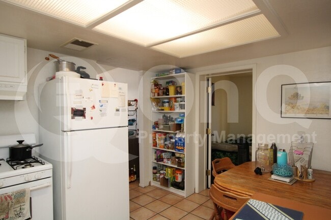 Photo - 2646 E 1st St