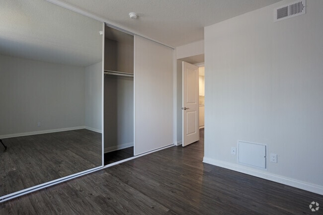 1BR, 1BA -750SF - Rose Pointe Apartments