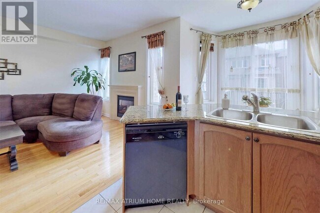 Photo - 41 Thistle Ave