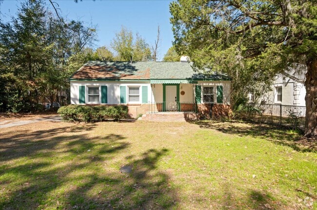 Building Photo - Charming 4-Bedroom Home in Victory Manor –...