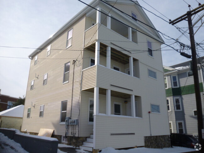 Building Photo - 30 King Philip Rd Unit 1 Rental