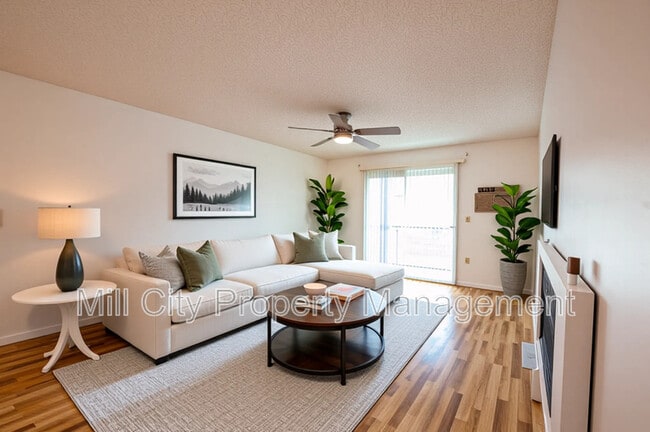 Building Photo - 8 Northbrook Dr