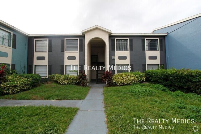 Building Photo - AVAILABLE NOW! Gorgeous 2/1 Condo located ...