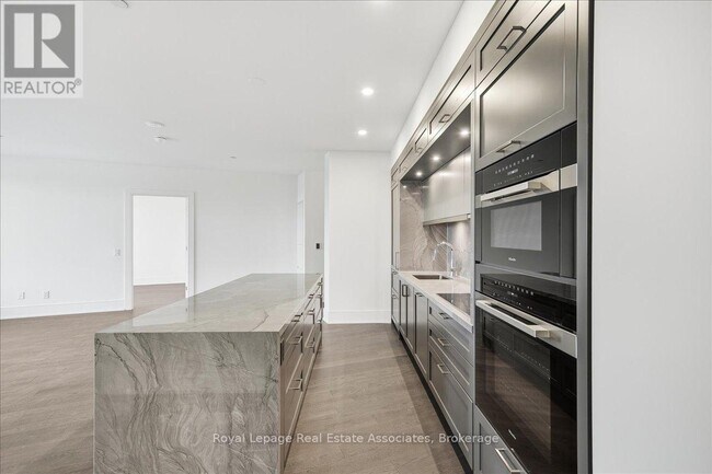 Photo - 259 The Kingsway Unité 725