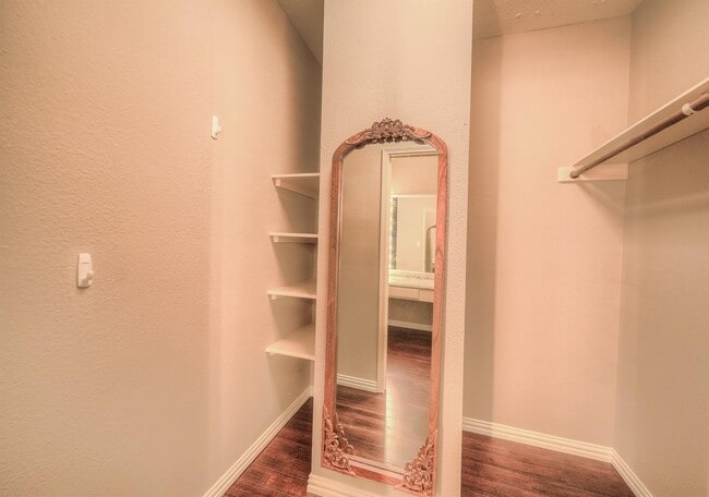 Photo - 17583 Red Oak Dr Unit 7583