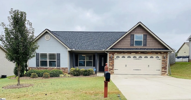 Photo - 321 Gleaner Dr House