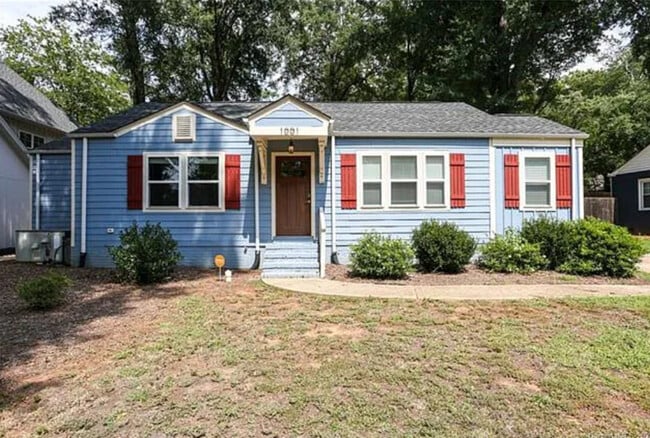 Building Photo - 1001 Lunsford Pl