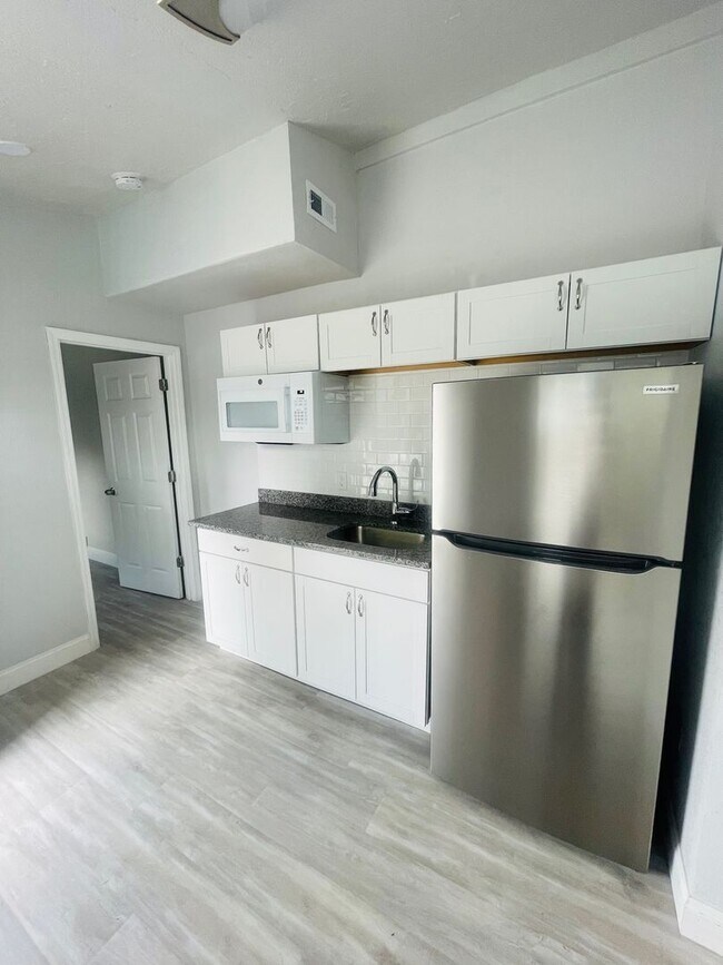 Photo - 1006 13th Ave W Unidad C