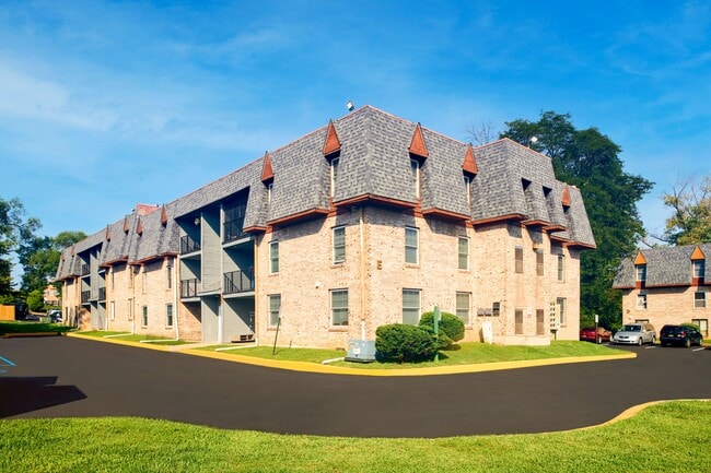 Building Photo - 2100 Melson Rd Unit F61