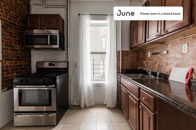 Room in Shared 3 bed/1 bath home in Central Harlem