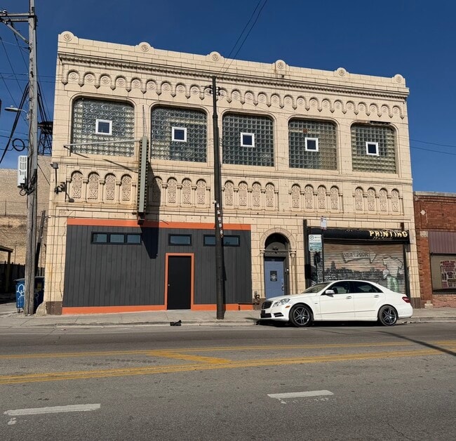 Building Photo - 22-26 N Pulaski Rd Unit 24-1R