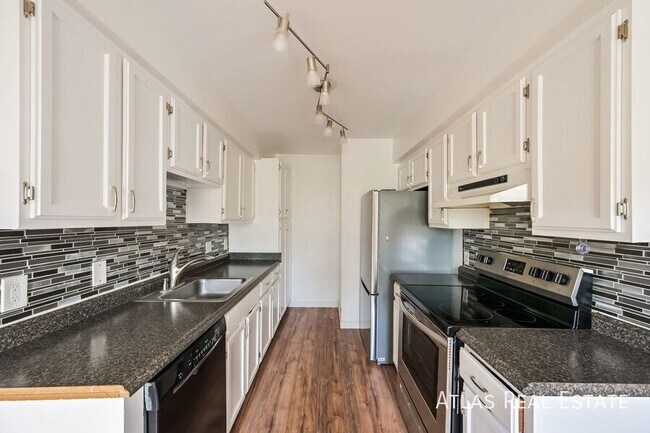 Photo - 7665 E Eastman Ave House