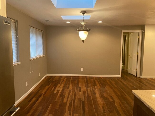 Photo - 483 E Hersey St