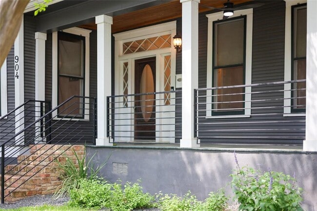 Photo - 904 Willow St