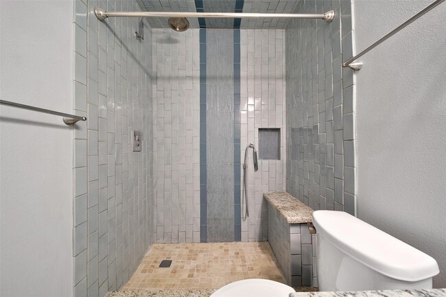 Building Photo - 3500 Tangle Brush Dr Unit 37