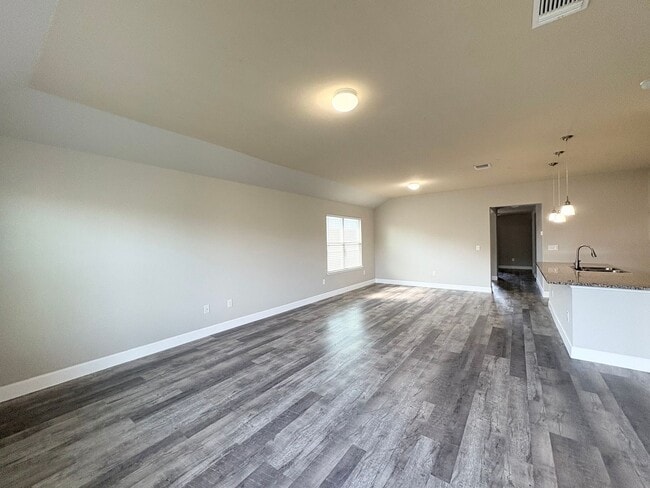 Photo - 11708 Cambrian Rd
