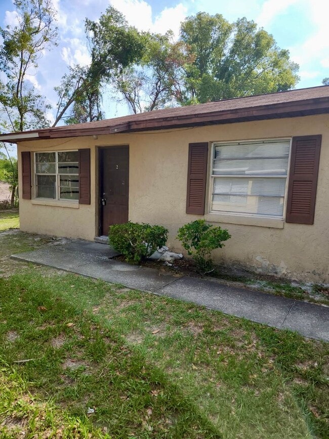Building Photo - 1711 Birchwood Cir Unit #2 Rental