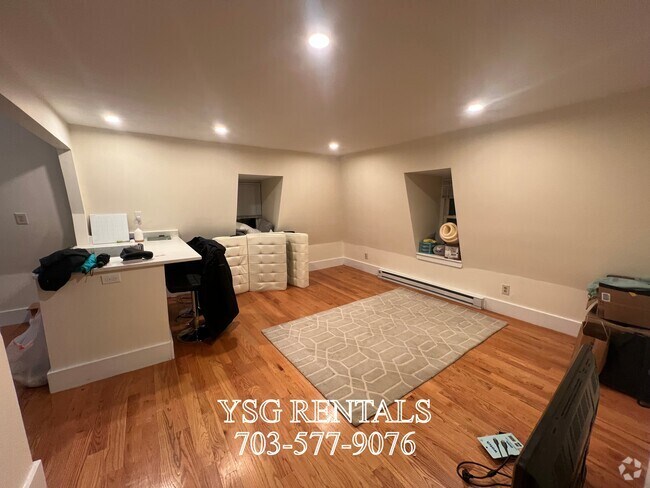 Building Photo - 27 Linwood St Unit #3 Rental