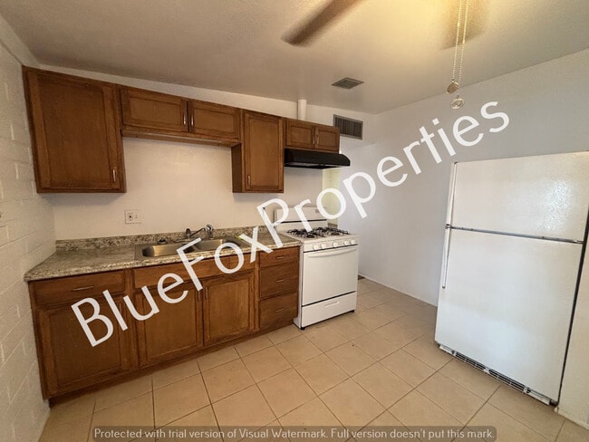 Photo - 1228 E Kentucky St