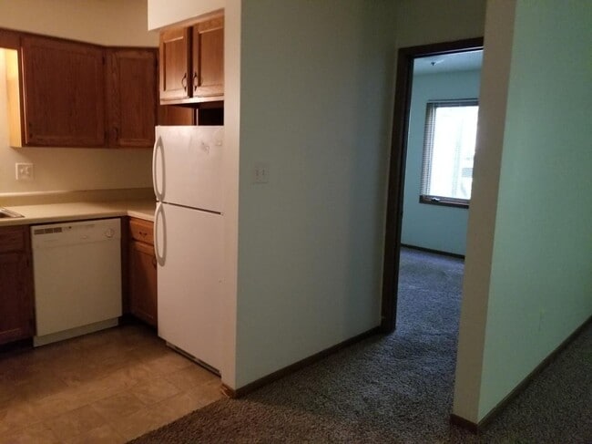Photo - Oak Creek Chateau Apartments